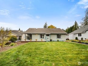 2215 Holiday Place NW, Bremerton WA 98312