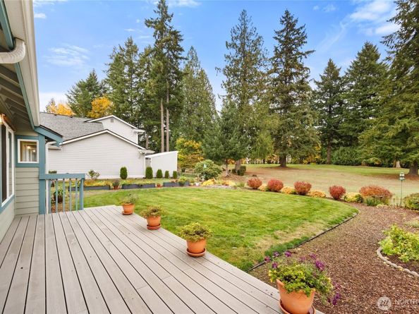 2215 Holiday Place NW, Bremerton WA 98312