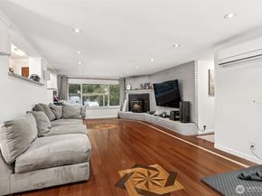 13718 Macadam Drive S, Tukwila WA 98168