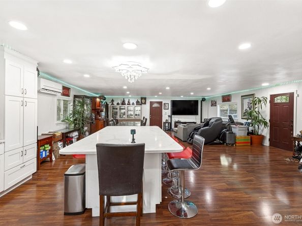 13718 Macadam Drive S, Tukwila WA 98168