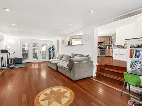 13718 Macadam Drive S, Tukwila WA 98168