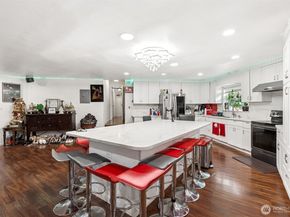 13718 Macadam Drive S, Tukwila WA 98168