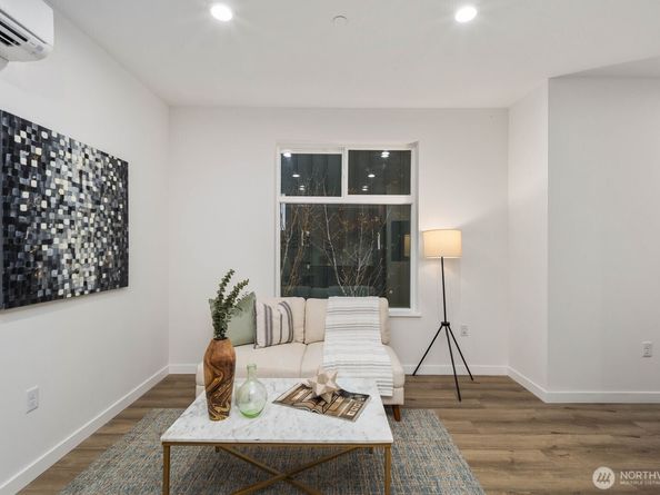 548 S Cloverdale Street B, Seattle WA 98108