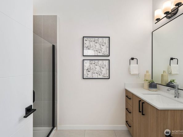 548 S Cloverdale Street B, Seattle WA 98108