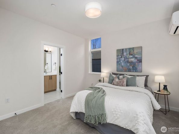 548 S Cloverdale Street B, Seattle WA 98108