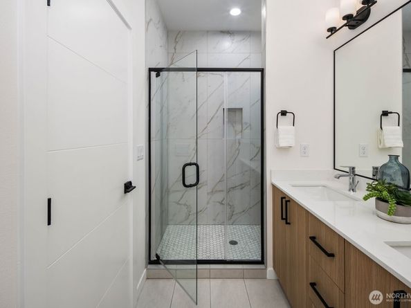 548 S Cloverdale Street B, Seattle WA 98108