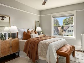 1902 Bigelow Avenue N 404, Seattle WA 98109