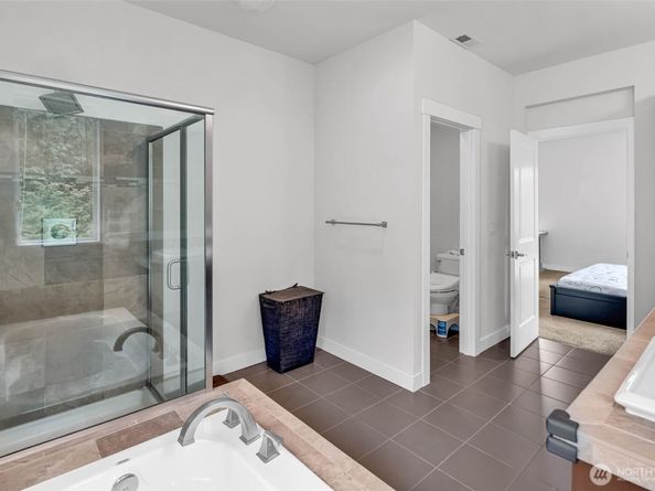 1705 NE Falls Dr, Issaquah WA 98029