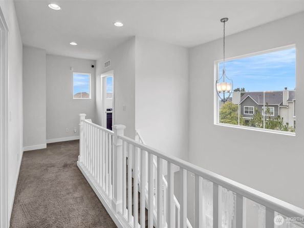 1705 NE Falls Dr, Issaquah WA 98029
