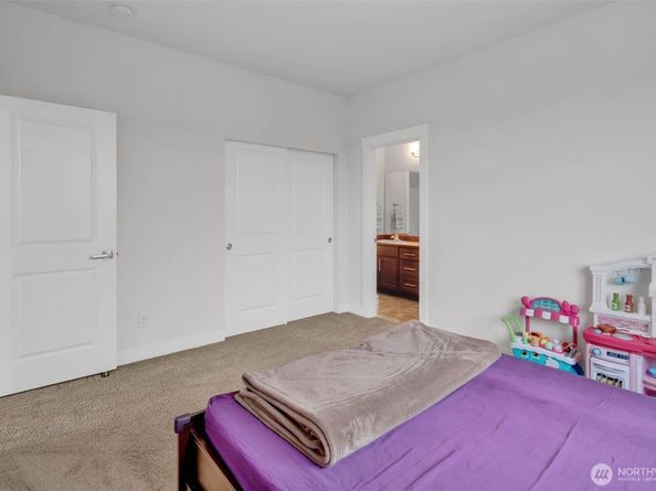 1705 NE Falls Dr, Issaquah WA 98029