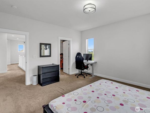 1705 NE Falls Dr, Issaquah WA 98029