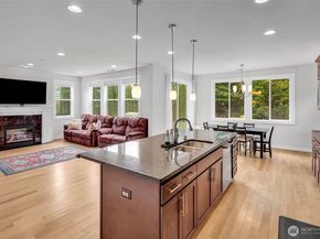 1705 NE Falls Dr, Issaquah WA 98029