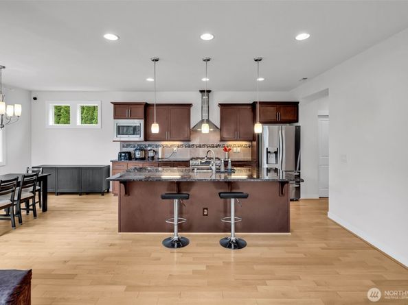1705 NE Falls Dr, Issaquah WA 98029
