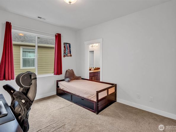1705 NE Falls Dr, Issaquah WA 98029