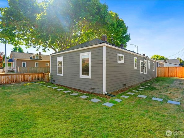 1314 N 3rd Street, Renton WA 98057