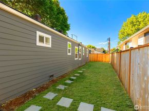 1314 N 3rd Street, Renton WA 98057