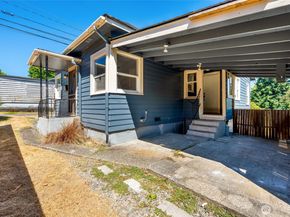 1711 12th Street A, Everett WA 98201