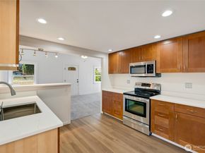 1711 12th Street A, Everett WA 98201