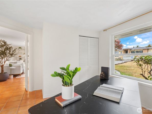 9355 Sunset Way, Bellevue WA 98004
