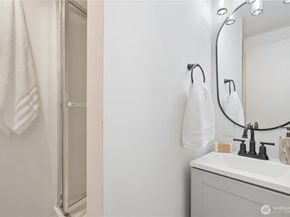 9355 Sunset Way, Bellevue WA 98004