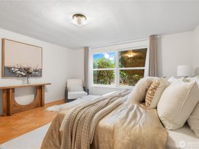 9355 Sunset Way, Bellevue WA 98004