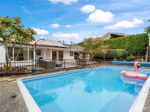 9355 Sunset Way, Bellevue WA 98004