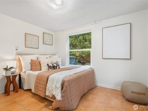 9355 Sunset Way, Bellevue WA 98004