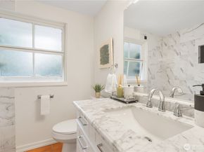 9355 Sunset Way, Bellevue WA 98004