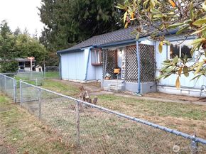 1135 Morgan Road NW A & B, Bremerton WA 98312