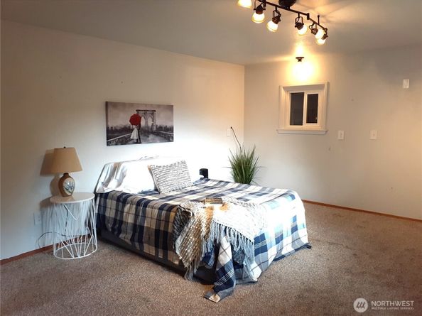 1135 Morgan Road NW A & B, Bremerton WA 98312