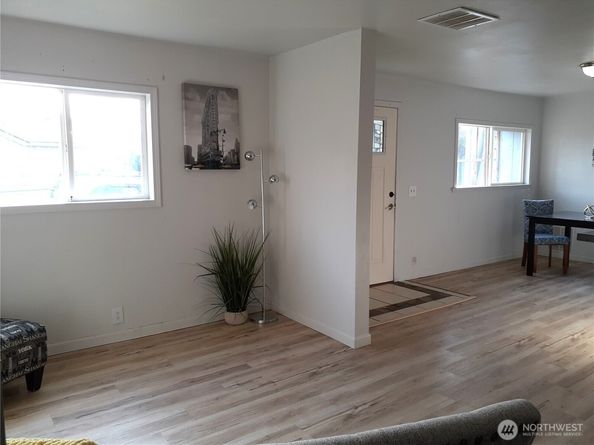 1135 Morgan Road NW A & B, Bremerton WA 98312