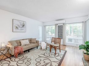 15141 Sunwood Boulevard EE11, Tukwila WA 98188