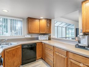 15141 Sunwood Boulevard EE11, Tukwila WA 98188