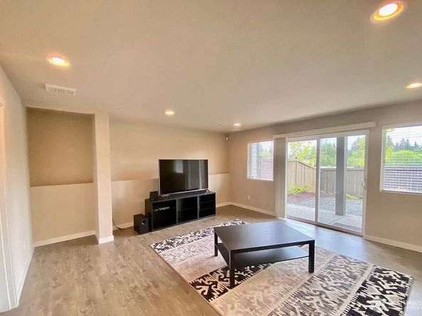 7921 20th Avenue SE, Everett WA 98203