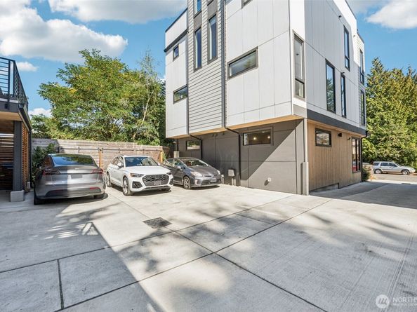 8751 14th Avenue NW G, Seattle WA 98117