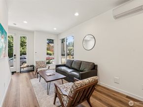 8751 14th Avenue NW G, Seattle WA 98117