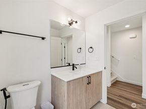 8751 14th Avenue NW G, Seattle WA 98117