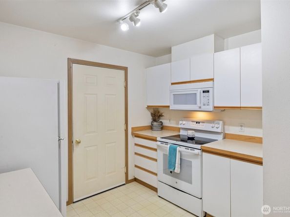 22118 41st Place S 104, Kent WA 98032