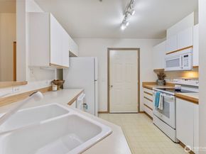 22118 41st Place S 104, Kent WA 98032