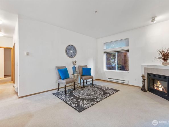 22118 41st Place S 104, Kent WA 98032