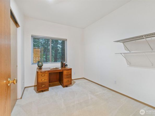 22118 41st Place S 104, Kent WA 98032