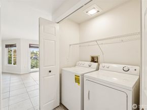 12724 NE 144th Street E202, Kirkland WA 98034
