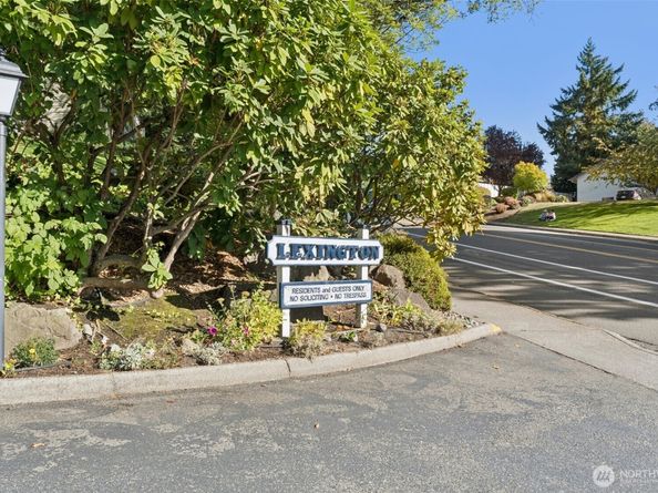 12724 NE 144th Street E202, Kirkland WA 98034