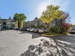12724 NE 144th Street E202, Kirkland WA 98034