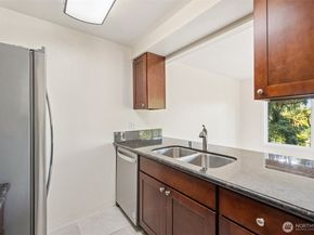 12724 NE 144th Street E202, Kirkland WA 98034