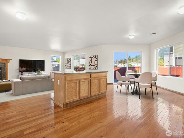 18216 169th Avenue SE, Renton WA 98058