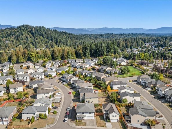 18216 169th Avenue SE, Renton WA 98058
