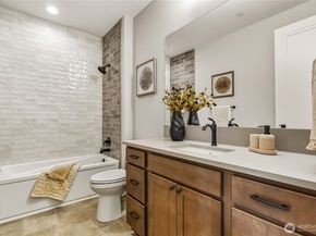 15525 NE 60th Street, Redmond WA 98052