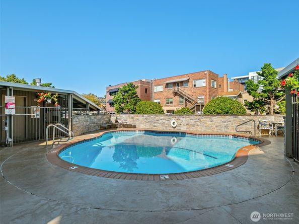 65 Kirkland Avenue 201, Kirkland WA 98033
