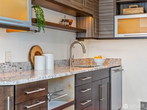 65 Kirkland Avenue 201, Kirkland WA 98033